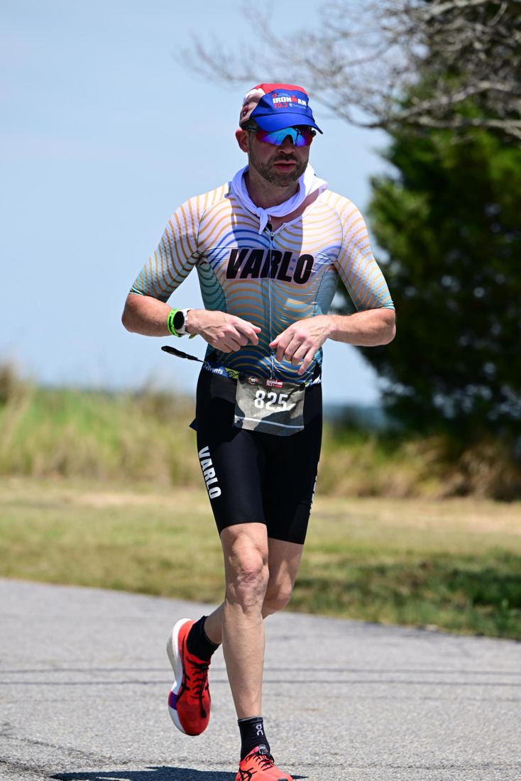 Justin Ramirez on the run course